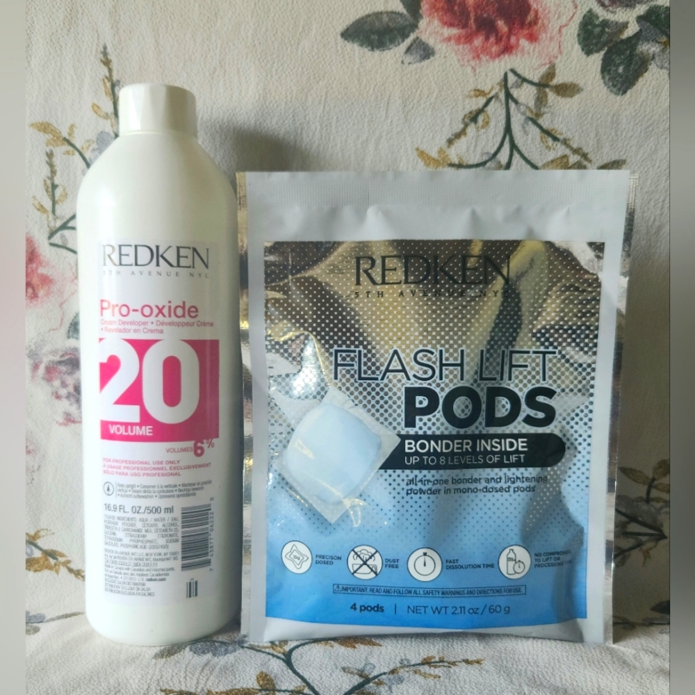 Redken Flash Lift Pods Bonder Inside Lightener 4 Pods & Redken Pro-Oxide 20Vol